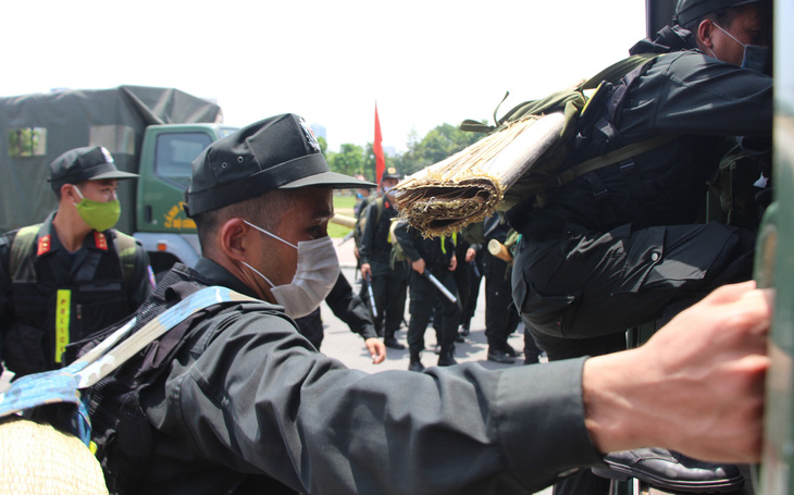Hơn 200 cán bộ chiến sĩ cảnh sát tiếp tục chi viện cho Bắc Giang