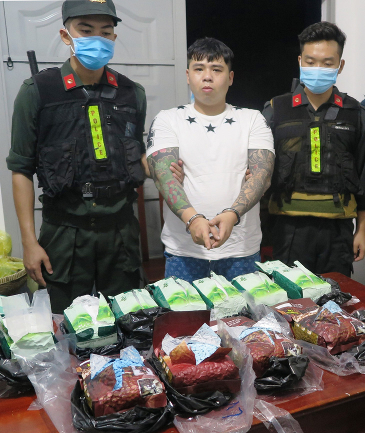 Công an Tây Ninh phá đường dây tiêu thụ 20kg ma túy tại TP.HCM - Ảnh 1.