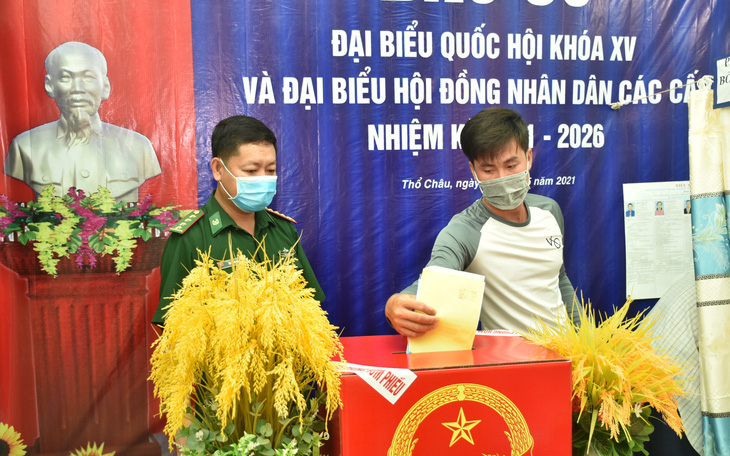 Cử tri xã đảo Thổ Châu, TP Phú Quốc đi bầu cử sớm