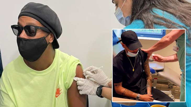 Được tiêm vắc xin, Ronaldinho, Neymar hạnh phúc nói: Hi vọng cả thế giới được tiêm vắc xin - Ảnh 1.