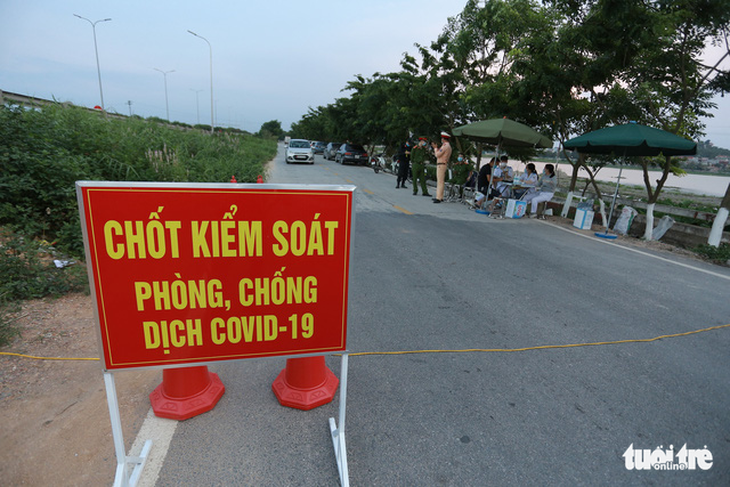 TP Bắc Ninh lập 115 điểm chốt kiểm soát dịch, người dân không ra đường sau 20h - Ảnh 1.