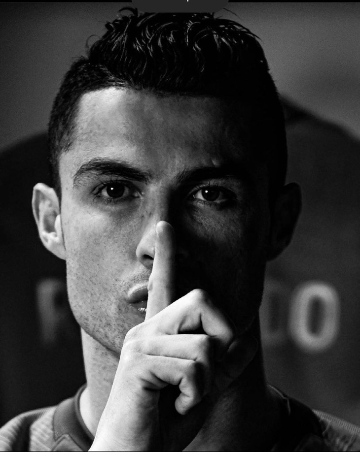 Bị chỉ trích, Ronaldo đăng ảnh trên Instagram bảo mọi người im miệng - Ảnh 1.