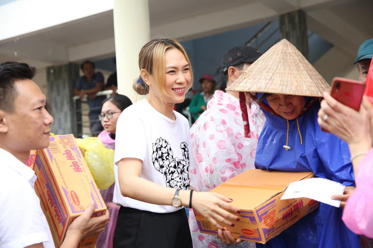 Mỹ Tâm không nói nhiều, góp 300 triệu giúp Bắc Giang, Miss Earth Việt Nam trực tuyến - Ảnh 3.