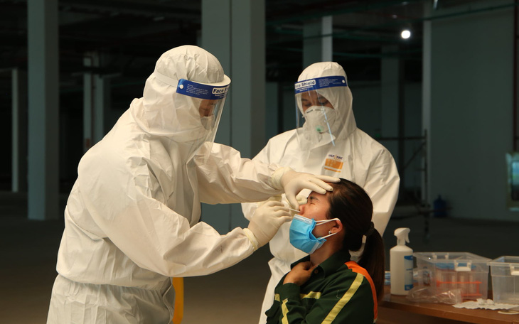 4 nhân viên y tế ở Bắc Giang bị lây nhiễm COVID-19 khi đang phòng chống dịch