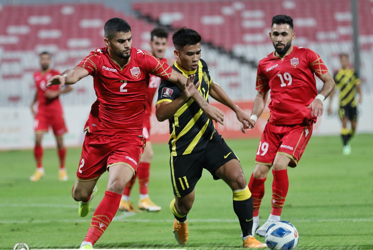 Hàng thủ tệ hại, Malaysia thua Bahrain 0-2 - Ảnh 1.