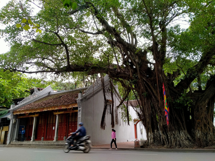 Hà Nội tạm đóng cửa di tích, trà đá vỉa hè từ 17h ngày 3-5 - Ảnh 1.