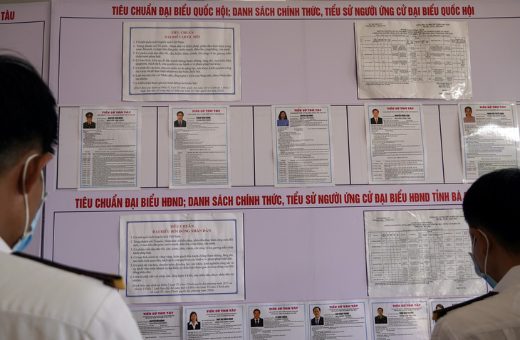 Cử tri hải quân, cảnh sát biển đi bầu cử sớm ở Vũng Tàu - Ảnh 2.
