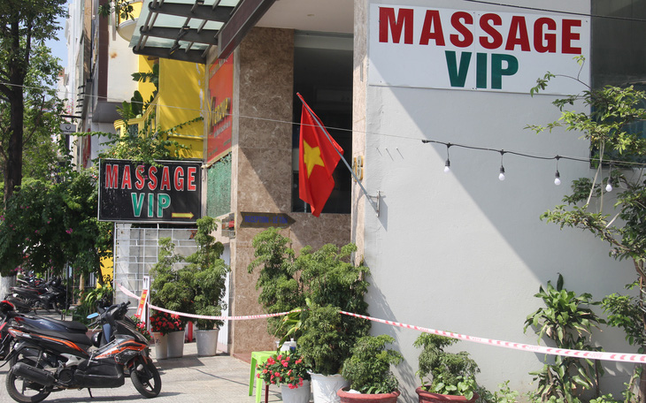 Nữ nhân viên khu vực massage khách sạn Phú An dương tính lần 1, ráo riết truy vết người tiếp xúc