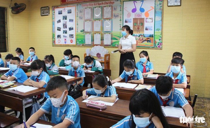 1.400 học sinh Bắc Ninh trở lại trường sau sự cố nước thải nhà máy giấy - Ảnh 1.