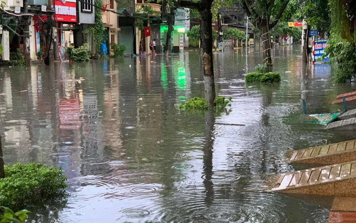 Miền Bắc mưa lớn, TP Thái Nguyên, Bắc Giang ngập gần nửa mét