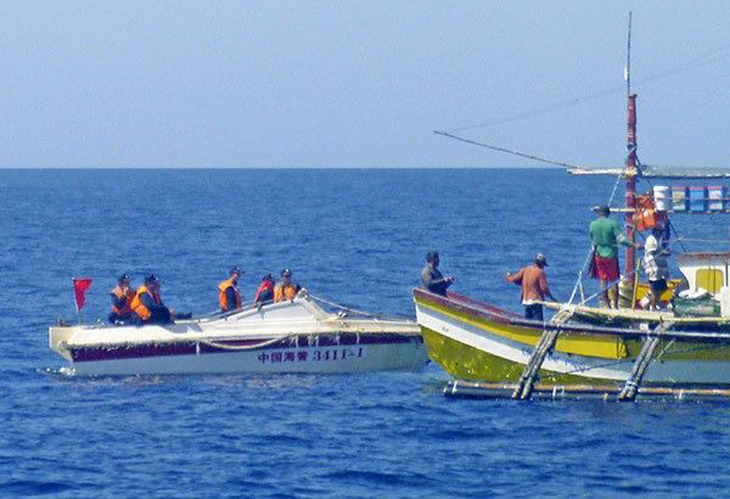 Philippines nói ngư dân không cần sợ lệnh đánh bắt cá của Trung Quốc - Ảnh 1.