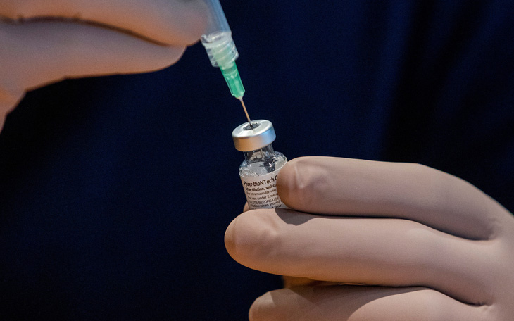 Vắc xin của Moderna, Pfizer hiệu quả với nhiều biến thể virus corona mới