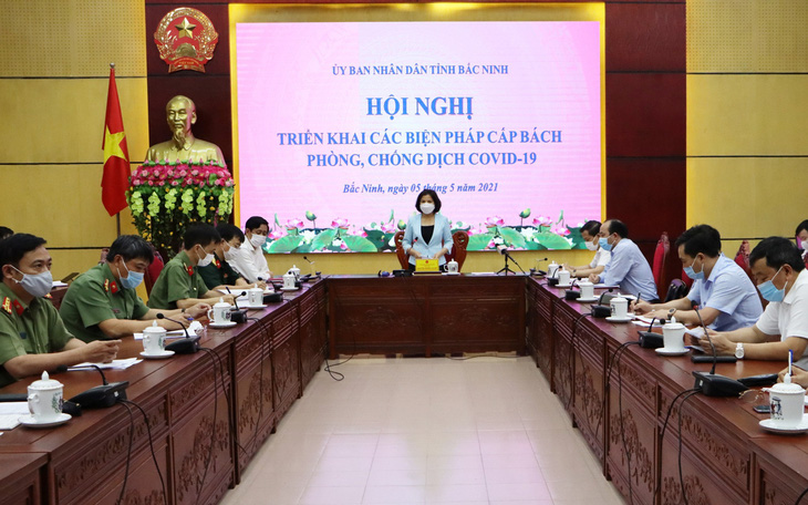 Phát hiện 2 ca COVID-19, Bắc Ninh tạm dừng làm căn cước công dân gắn chip