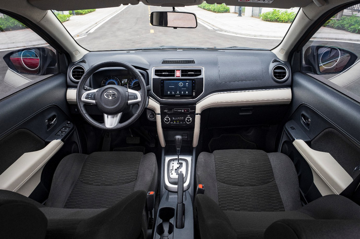 Toyota Việt Nam tặng 1 năm bảo hiểm cho khách hàng mua Rush - Ảnh 2.