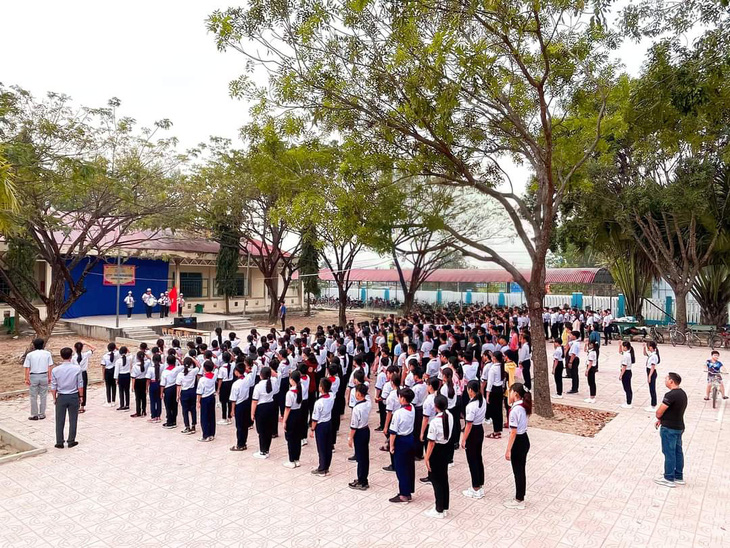 Bình Thuận tạm dừng thi thử tốt nghiệp THPT năm 2021 - Ảnh 1.