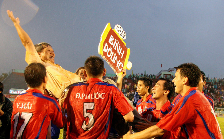 Những hình ảnh cố HLV Lê Thụy Hải với 3 chức vô địch V-League cùng B.Bình Dương