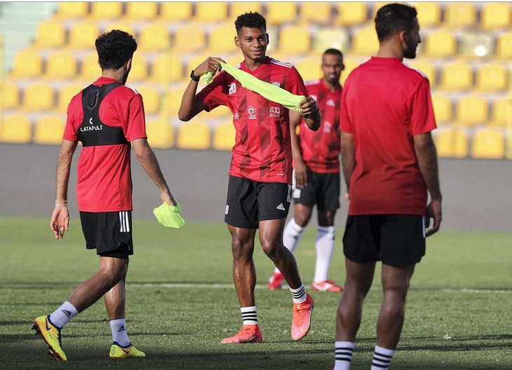Vòng loại World Cup 2022: UAE chốt kế hoạch soán ngôi Việt Nam - Ảnh 1.