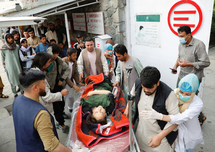 Nổ tại trường học Afghanistan, ít nhất 40 người chết - Ảnh 1.