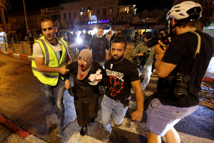 Hơn 50 người Palestine và cảnh sát Israel bị thương vì tranh chấp đêm 8-5 - Ảnh 1.