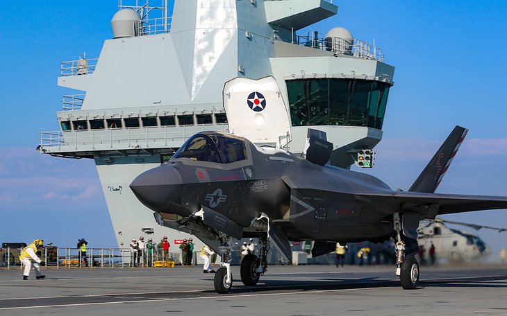 Tàu sân bay HMS Queen Elizabeth ghé Biển Đông, Anh 