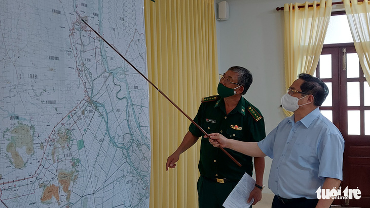 Thủ tướng Phạm Minh Chính thị sát vùng biên giới chỉ đạo phòng chống dịch - Ảnh 2.