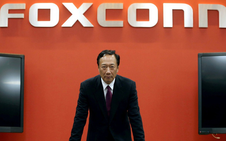 Nhà sáng lập Foxconn bỏ tiền túi mua vắc xin giúp Đài Loan