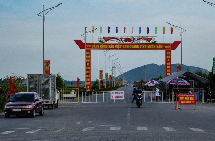 Số ca mắc giảm, Bắc Giang gỡ phong tỏa huyện Lạng Giang và chuyển sang giãn cách xã hội - Ảnh 1.