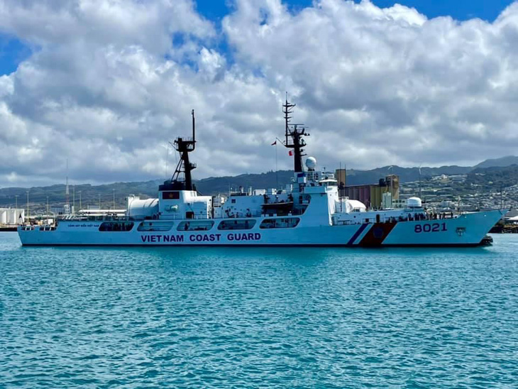 Tàu cảnh sát biển Mỹ chuyển giao cho Việt Nam đã tới Hawaii - Ảnh 1.
