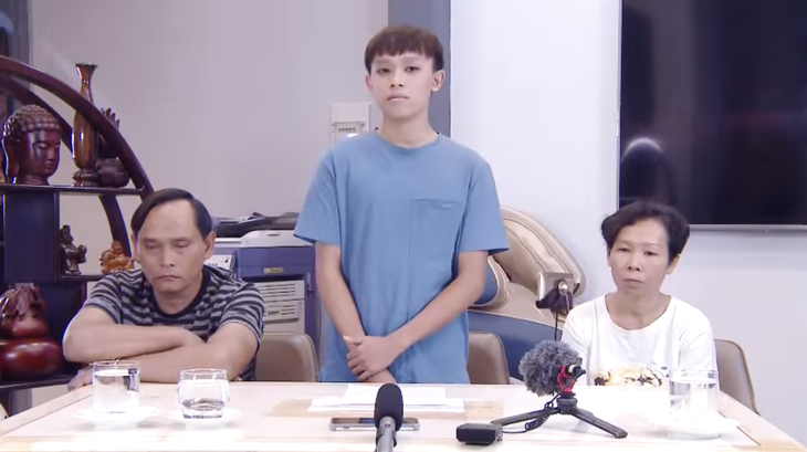 Cha mẹ và Hồ Văn Cường yêu cầu điều tra việc bị lộ thông tin nói xấu ca sĩ Phi Nhung - Ảnh 2.