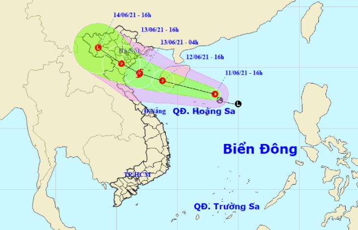 Áp thấp nhiệt đới có thể mạnh lên thành bão trên Biển Đông - Ảnh 1.