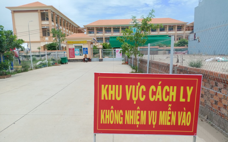 Tiền Giang phong tỏa 2.327 hộ dân vì liên quan ca nhiễm COVID-19