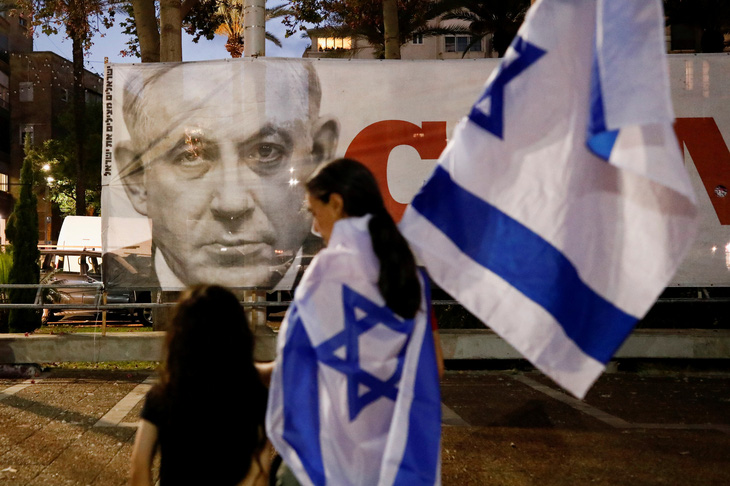 Liên minh đối lập đã lật đổ, chấm dứt 12 năm cầm quyền của Thủ tướng Israel Benjamin Netanyahu - Ảnh 3.