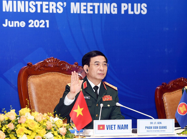 Bộ trưởng Bộ Quốc phòng Phan Văn Giang đề cập Biển Đông và nhân đạo với ngư dân - Ảnh 1.