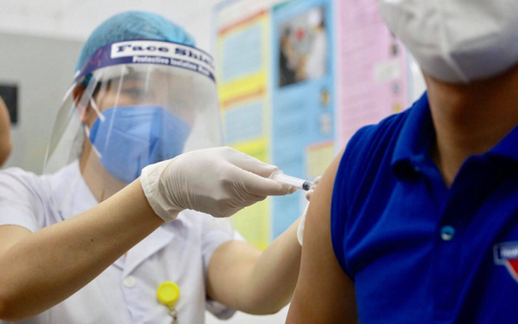 Khoảng 500 công nhân Khu công nghệ cao TP.HCM tiêm khởi động chiến dịch vắc xin 836.000 liều