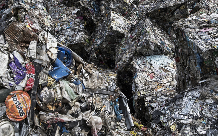 Cảnh sát Ý triệt phá đường dây buôn lậu kim loại tái chế 