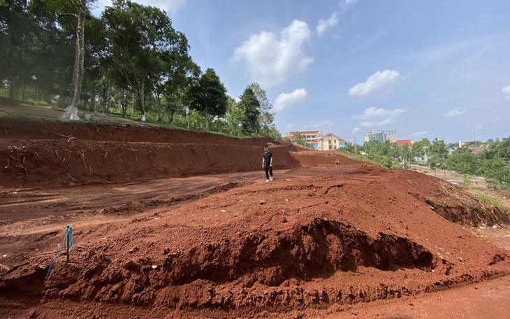 Tự ý san lấp đồi ở TP Gia Nghĩa: Sở Xây dựng Đắk Nông cấp giấy phép tạm không đúng thẩm quyền