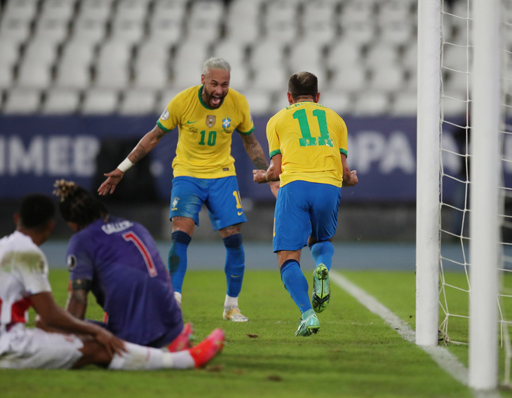 Neymar lập công giúp Brazil thắng 4 sao - Ảnh 2.