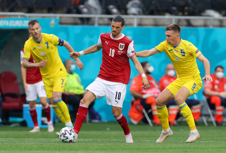 Áo nối gót Hà Lan vào vòng 16 đội, Ukraine phải chờ - Ảnh 1.