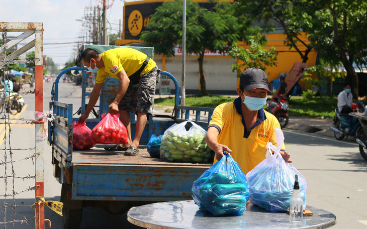 Đảm bảo cuộc sống cho hơn 65.000  dân 6 khu phong tỏa