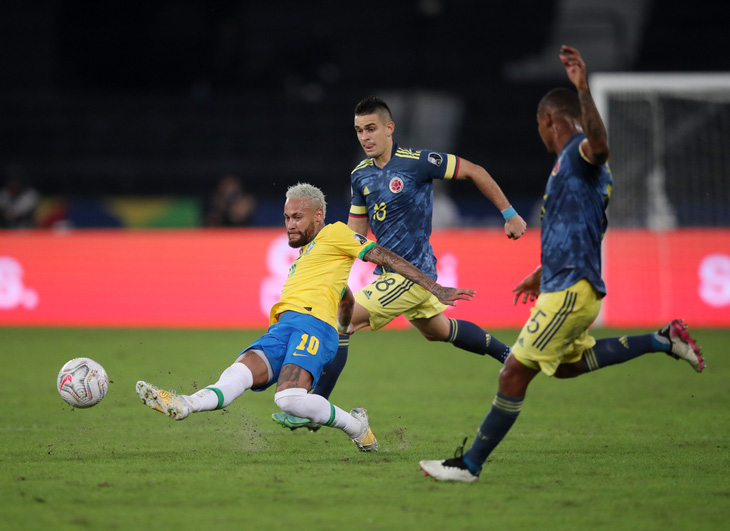 Casemiro ghi bàn phút 90+10 giúp Brazil thắng ngược Colombia - Ảnh 3.