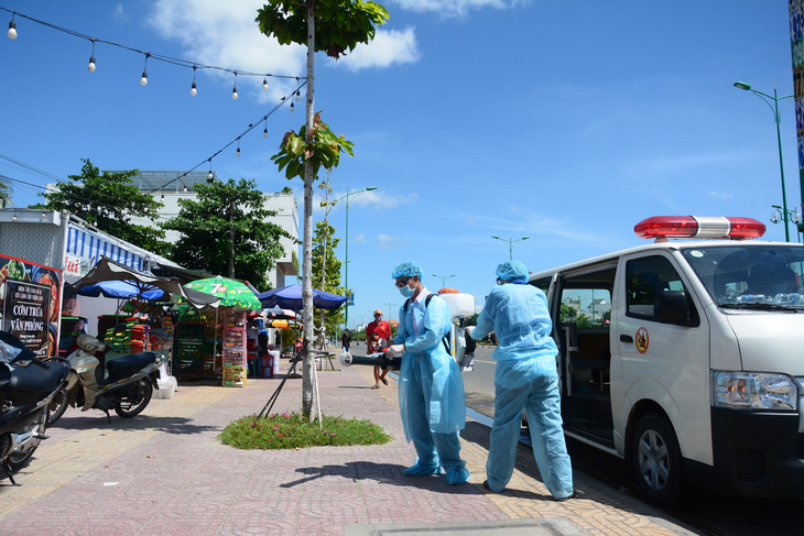 Bình Thuận dừng hoạt động Trung tâm y tế huyện Tuy Phong do có ca nghi mắc COVID-19 - Ảnh 1.