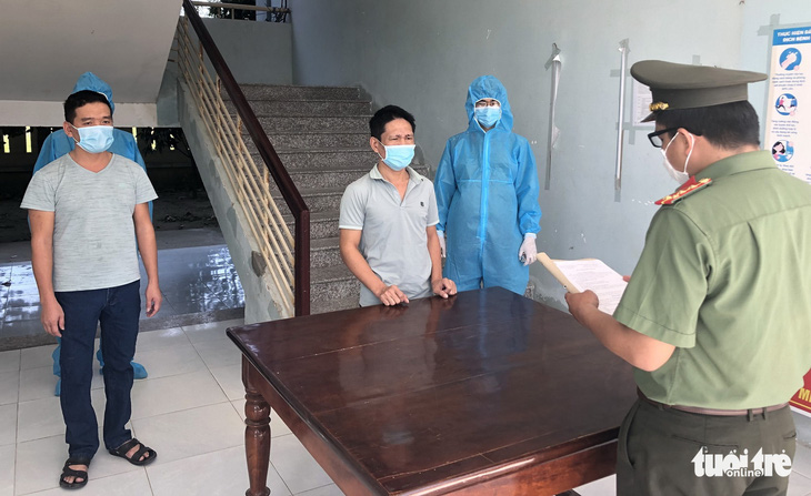Ninh Thuận khởi tố, bắt giam 2 lái xe chở người Trung Quốc nhập cảnh trái phép - Ảnh 1.