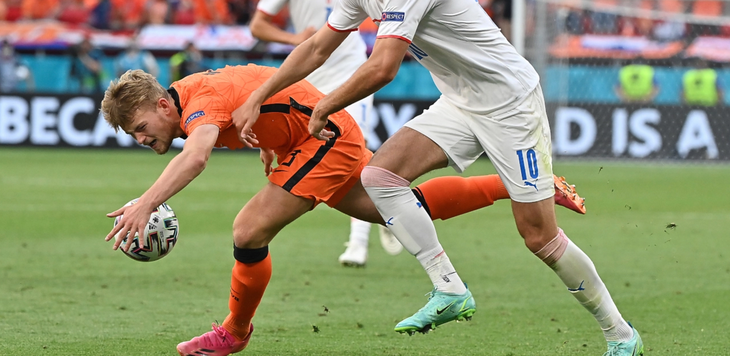 Matthijs de Ligt: “Hà Lan thua sốc vì sai lầm của tôi” - Ảnh 1.