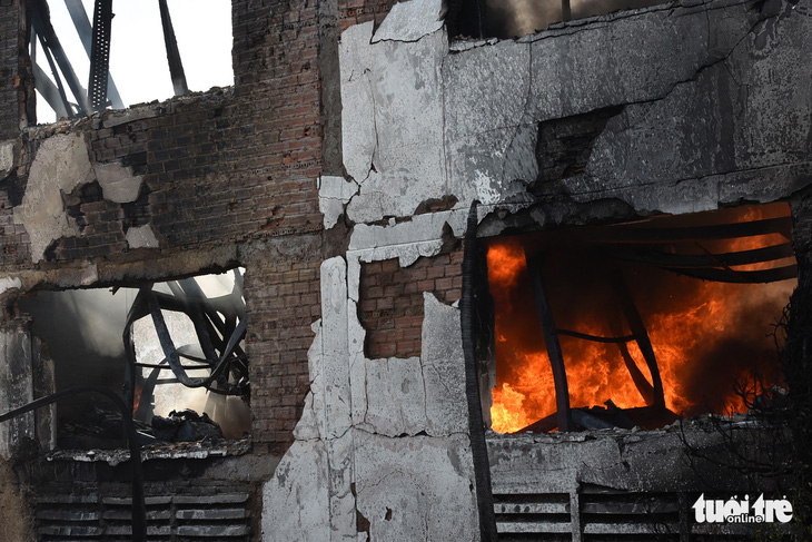 Đồng Nai: Cháy dữ dội tại công ty hóa chất trong Khu công nghiệp Long Bình - Ảnh 5.