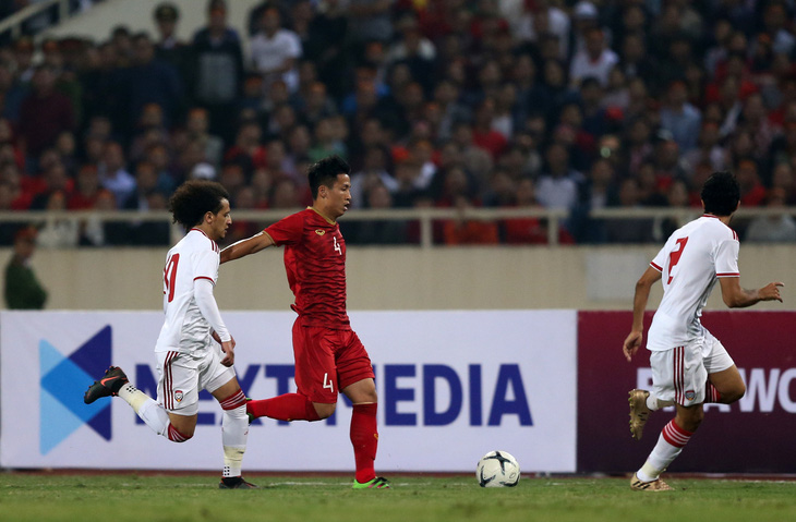 Giá quảng cáo các trận đấu của  tuyển Việt Nam ở UAE tăng mạnh - Ảnh 1.
