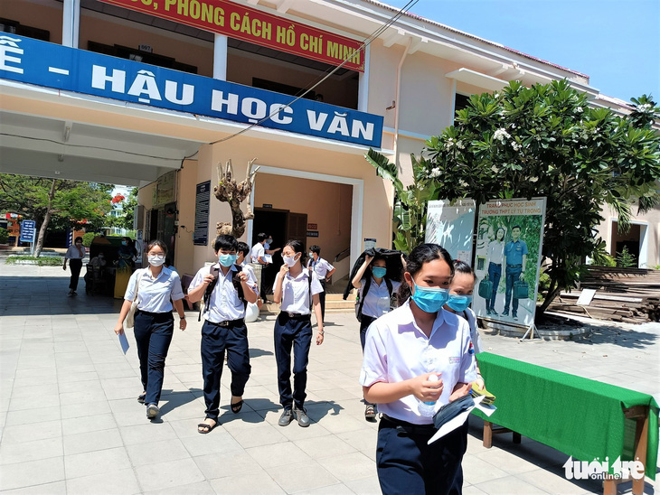 Hơn 13.000 học sinh Khánh Hòa thi vào lớp 10 - Ảnh 1.