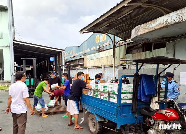 Tiếp sức cho người gặp khó trong vùng dịch - Ảnh 1.