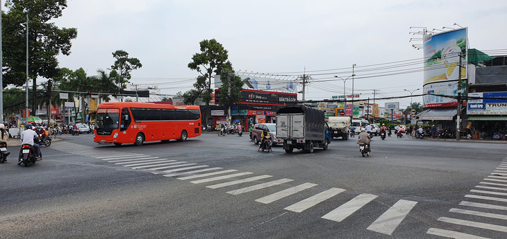 Cần Thơ quy định xe khách đi các tỉnh dọc tuyến biên giới chở không quá 20 người - Ảnh 1.