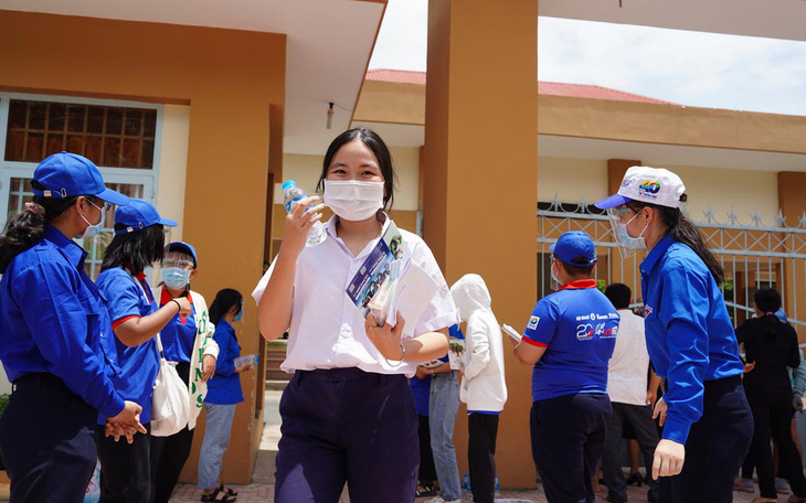 Đề thi văn nên mở đến mức nào?