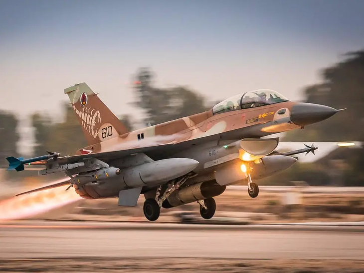 Syria bắn hạ loạt tên lửa Israel dồn dập bay tới thủ đô Damascus - Ảnh 1.